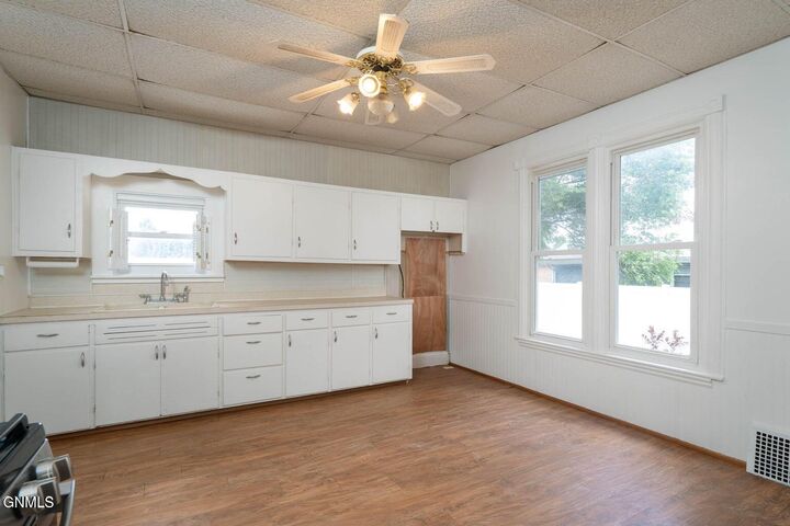 Property Photo: 1204 2nd Street NW ND 58554