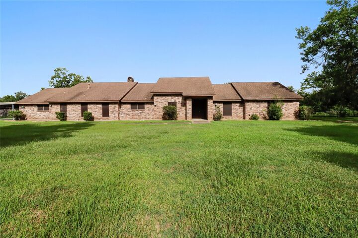 Property Photo:  101 Country Road  TX 77515 