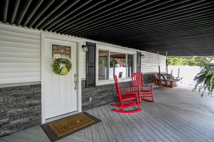 Property Photo: 652 Mooreland Drive IN 46184