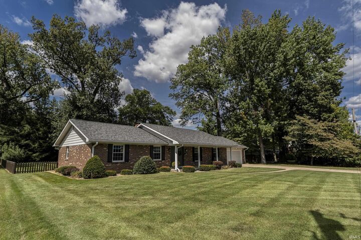 Property Photo: 515 S Saint James Boulevard IN 47714