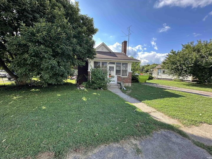 8 S Jefferson Street  Worthington IN 47471 photo