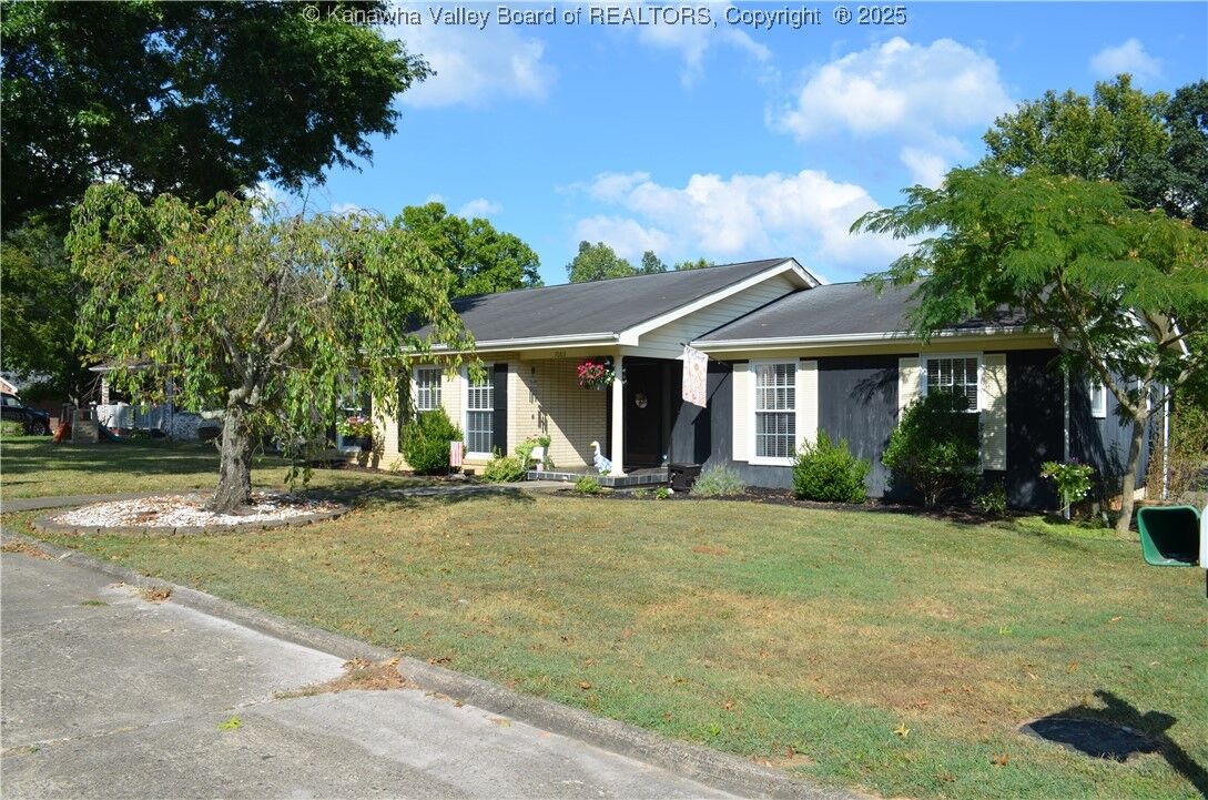 Property Photo: 7003 Valley Brook Drive WV 25312