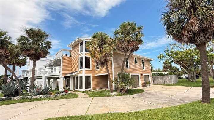 Property Photo: 3104 S Maritana Drive FL 33706