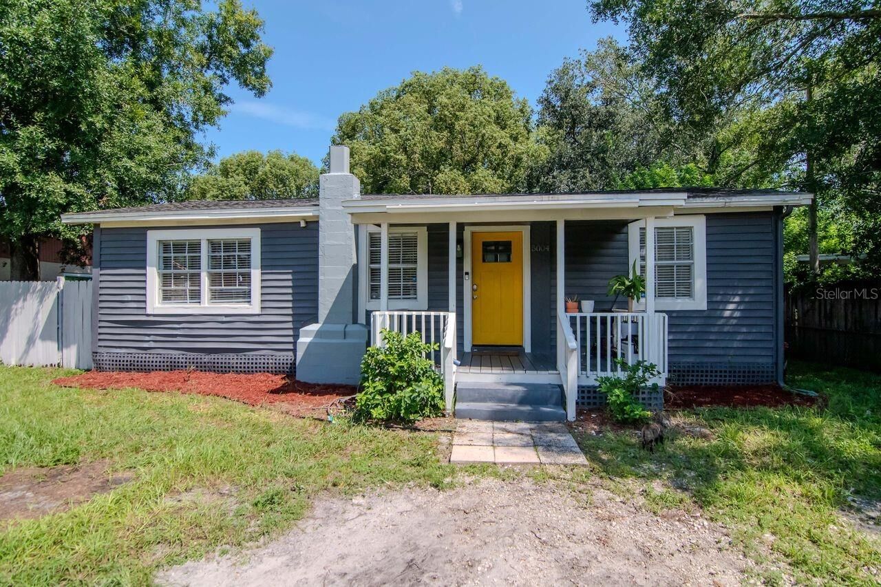Property Photo: 5004 E Seneca Avenue FL 33617