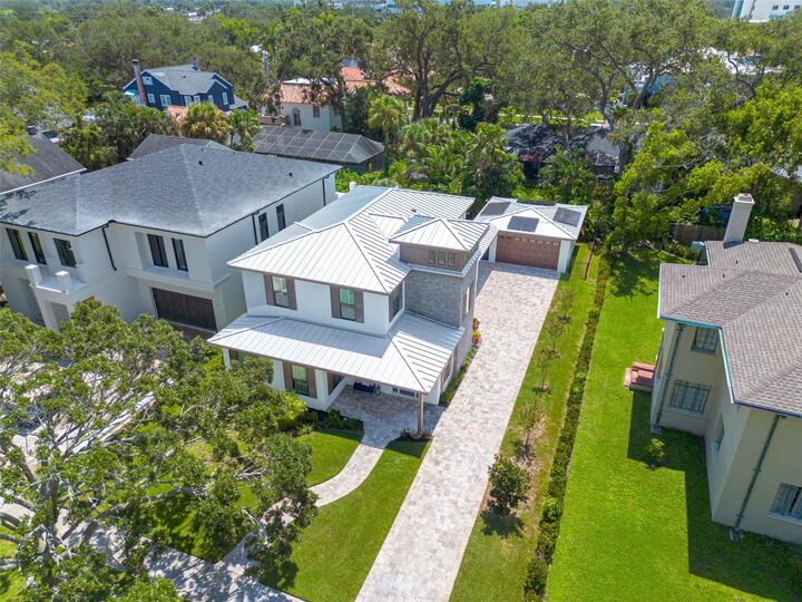 Property Photo: 405 Jasmine Way FL 33756