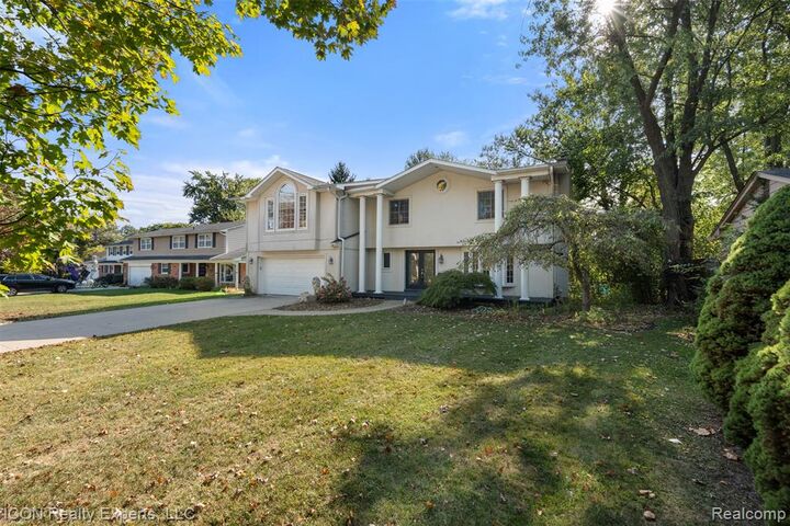 Property Photo:  1965 Devonshire Road  MI 48302 0618