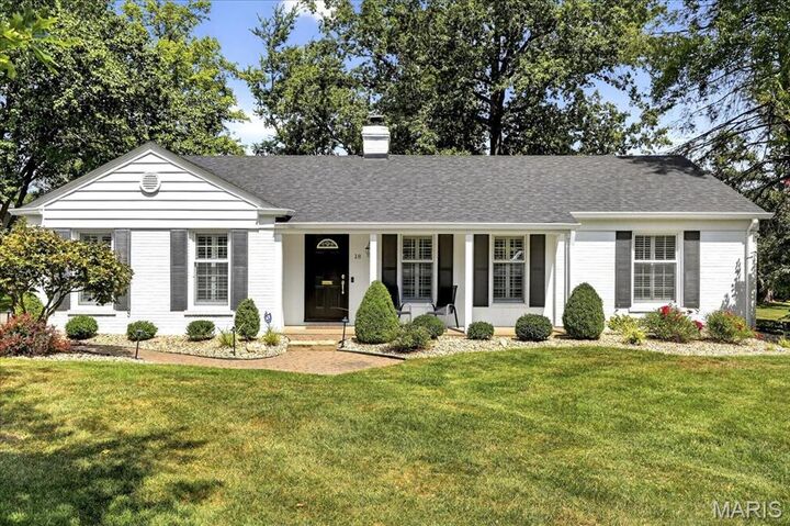 18 Homewood Drive  Kirkwood MO 63122 photo