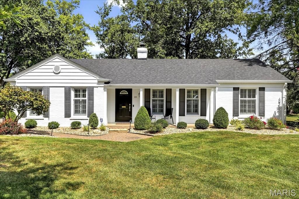 Property Photo: 18 Homewood Drive MO 63122