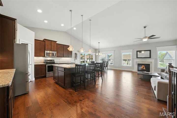 Property Photo: 950 Promenade Court MO 63368