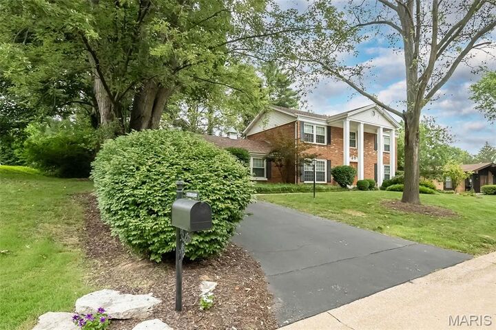 Property Photo: 76 Glen Cove Drive MO 63017