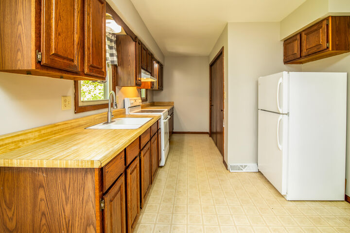 Property Photo: 235 Meadowbrook Dr WI 53021