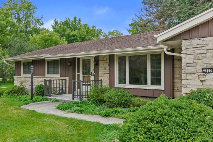 Property Photo: 2365 Alta Louise Pkwy WI 53045