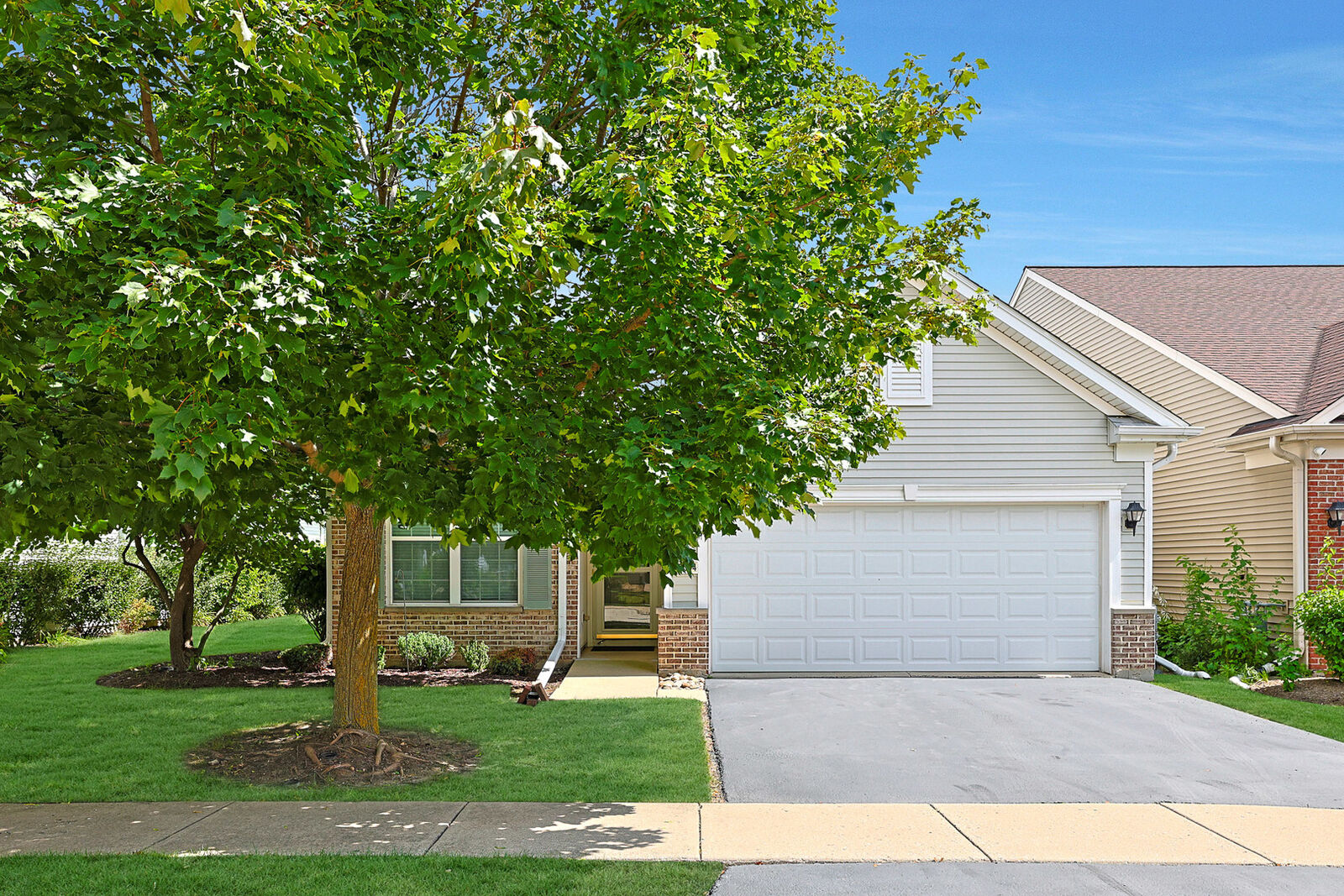 Property Photo: 12524 Castle Rock Drive IL 60142