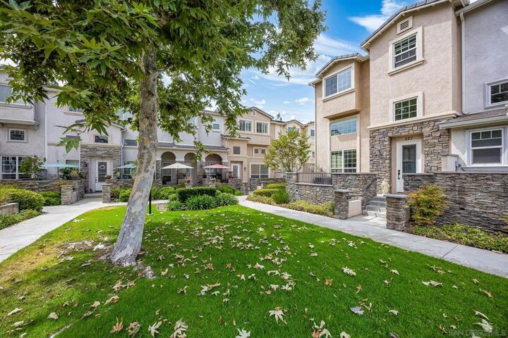 Property Photo:  339 Connecticut Ave  CA 92020 