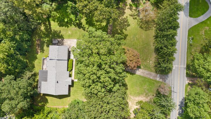Property Photo: 1702 James Boulevard TN 37377
