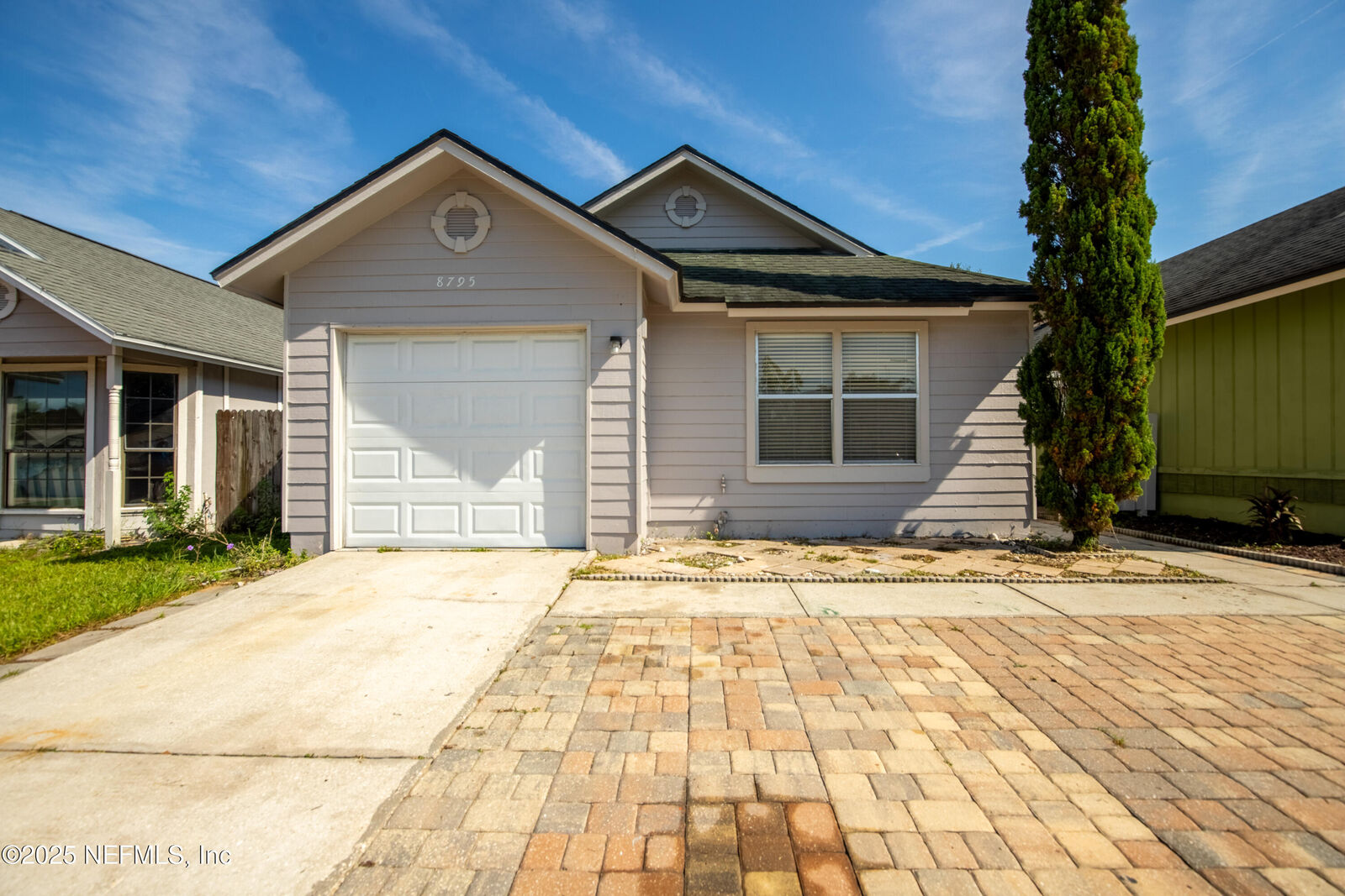 Property Photo: 8795 Ivey Road FL 32216