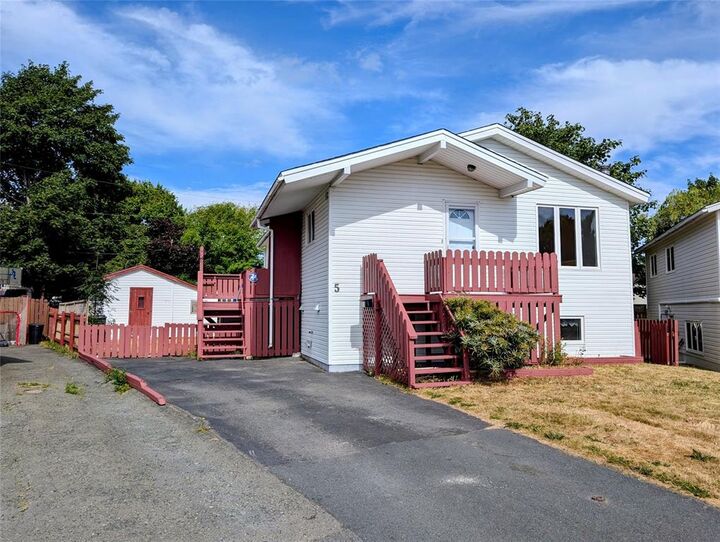 Property Photo: 5 Groves Place NE A1N 1E9