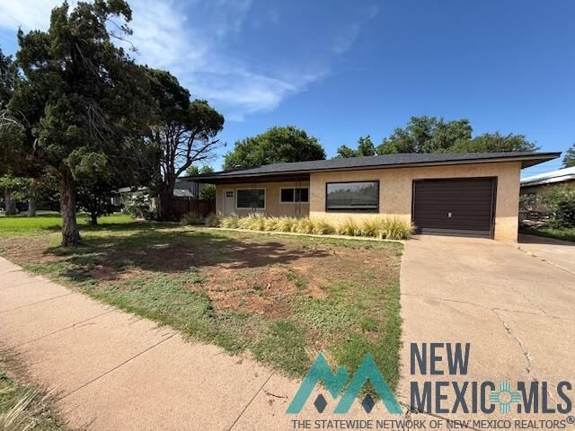 Property Photo: 832 Manana Boulevard NM 88101