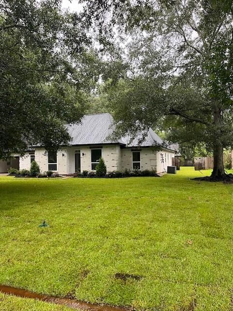 Property Photo: 222 Nottoway Drive LA 70471