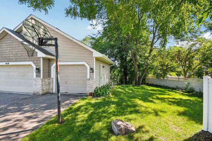 Property Photo: 1410 Appaloosa Trail MN 55122