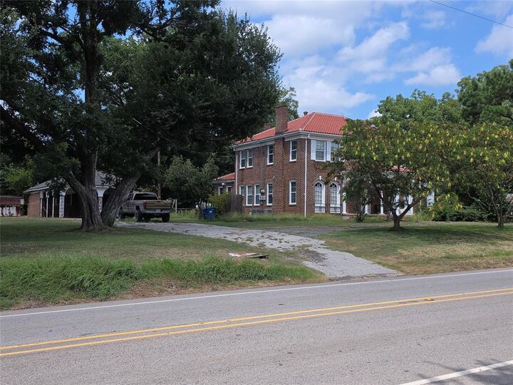 Property Photo: 408 E San Saba Street TX 76693