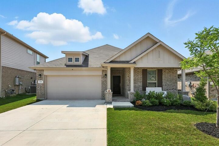 Property Photo: 505 Big Horn Pass TX 76210