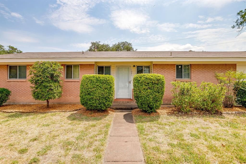 Property Photo:  1021 Keechi Street  TX 76086