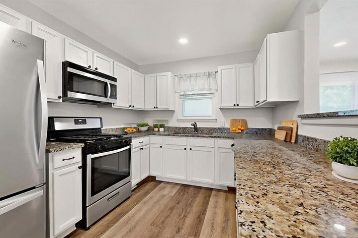 Property Photo:  1110 Hollis Street  TX 76013 