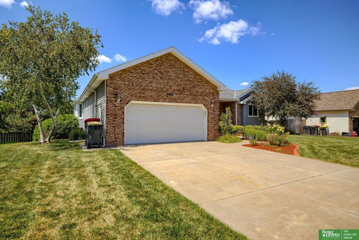 Property Photo: 6723 S 41st Street NE 68516