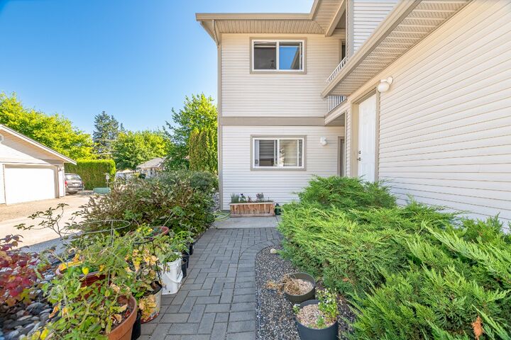 Property Photo: 171 17 Street SE 37 BC V1E 1P8
