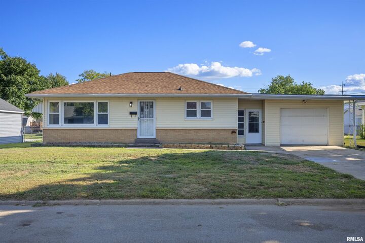 6 Dirksen Court  Pekin IL 61554 photo