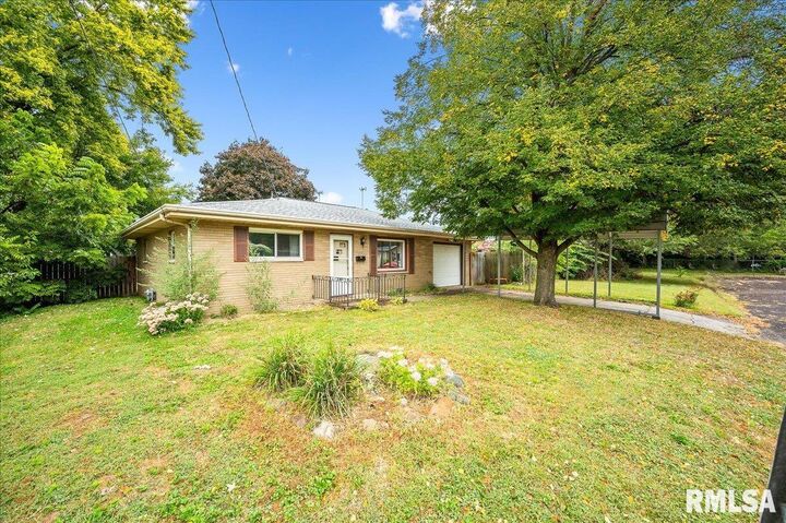 Property Photo: 1805 Center Street IL 61554