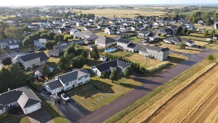 Property Photo:  368 Greenwood Drive  PE C1N 6H9 