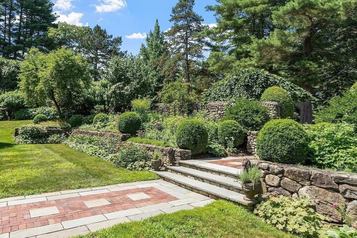 Property Photo: 29 Willard Cmn MA 01742