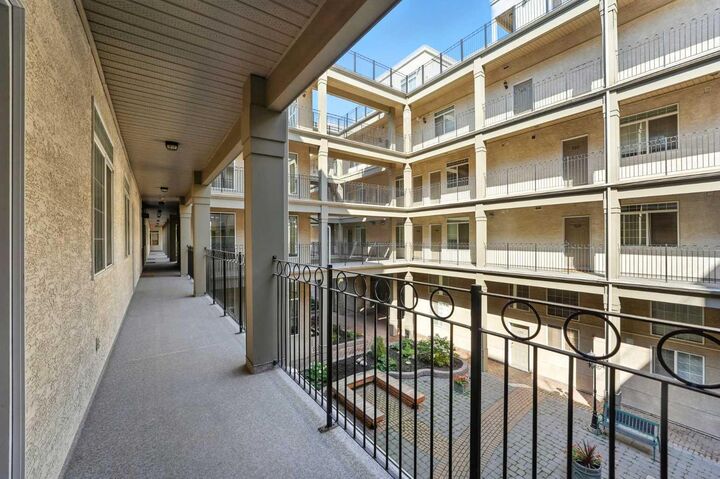 Property Photo:  527 15 Avenue SW 202  AB T2R 1R5 