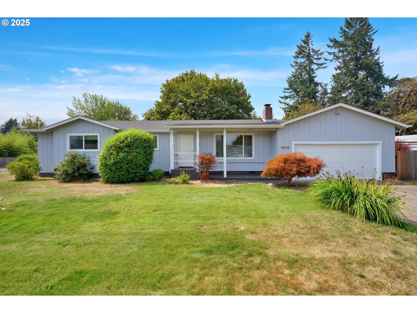 Property Photo:  3820 Banner St  OR 97404 