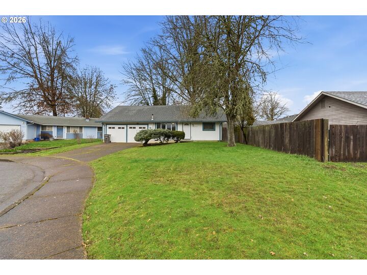 Property Photo:  3826 Peppertree Dr  OR 97402 