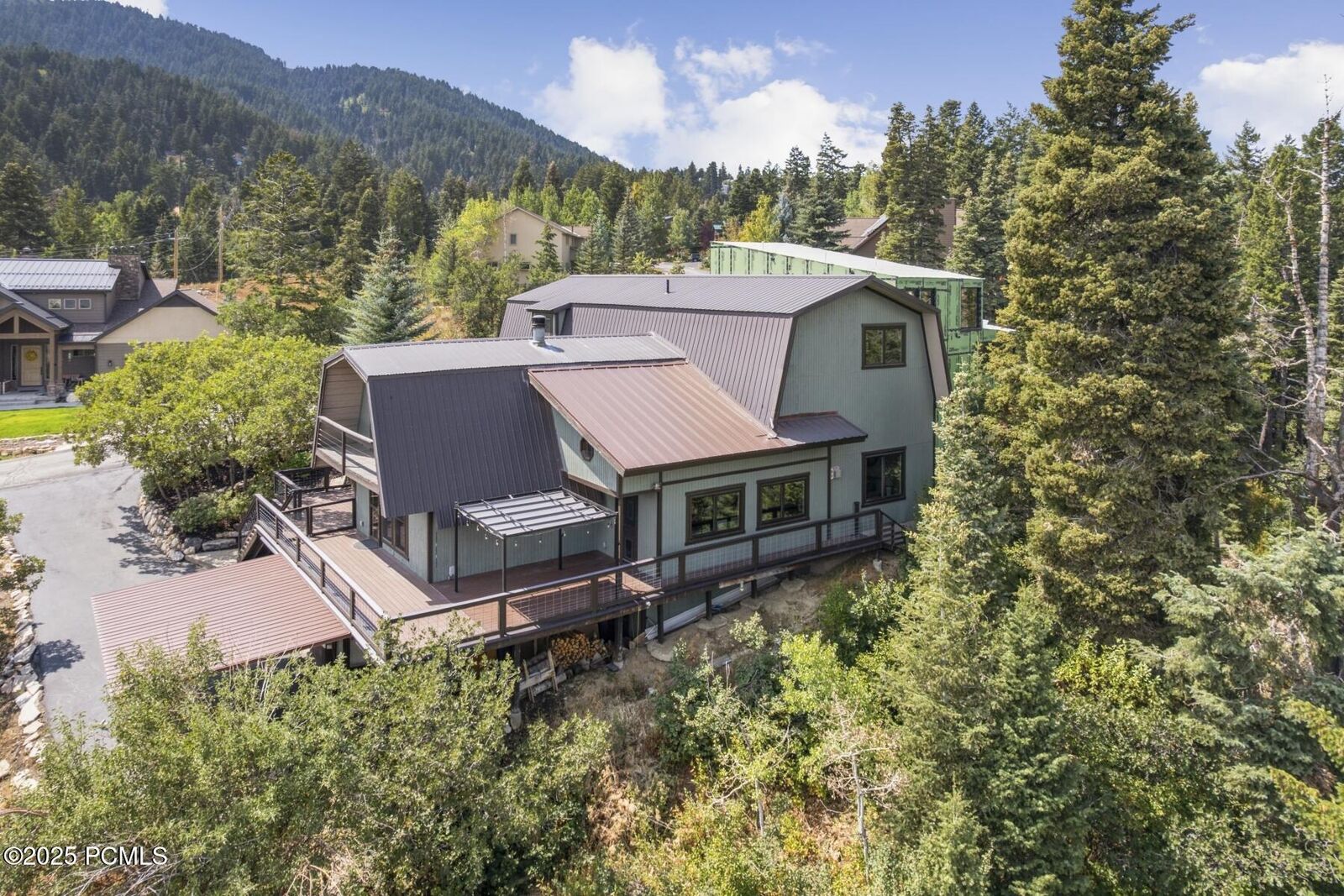 Property Photo:  355 Woodland Drive  UT 84098 
