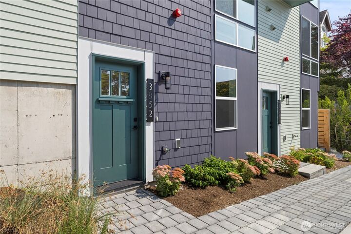 Property Photo:  3852  Carr Place N  WA 98103 