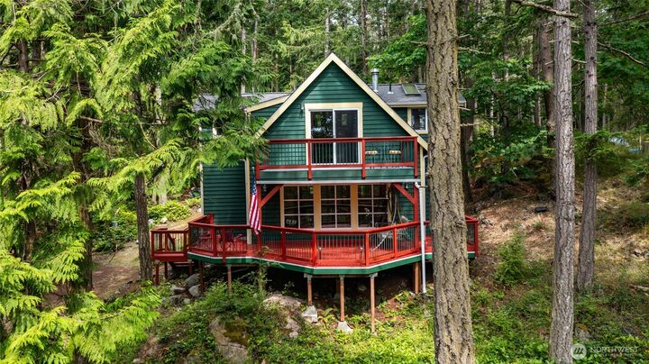 1026  Chinook Way  Center Island WA 98221 photo