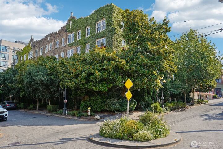 400  Boylston Avenue E 210  Seattle WA 98102 photo
