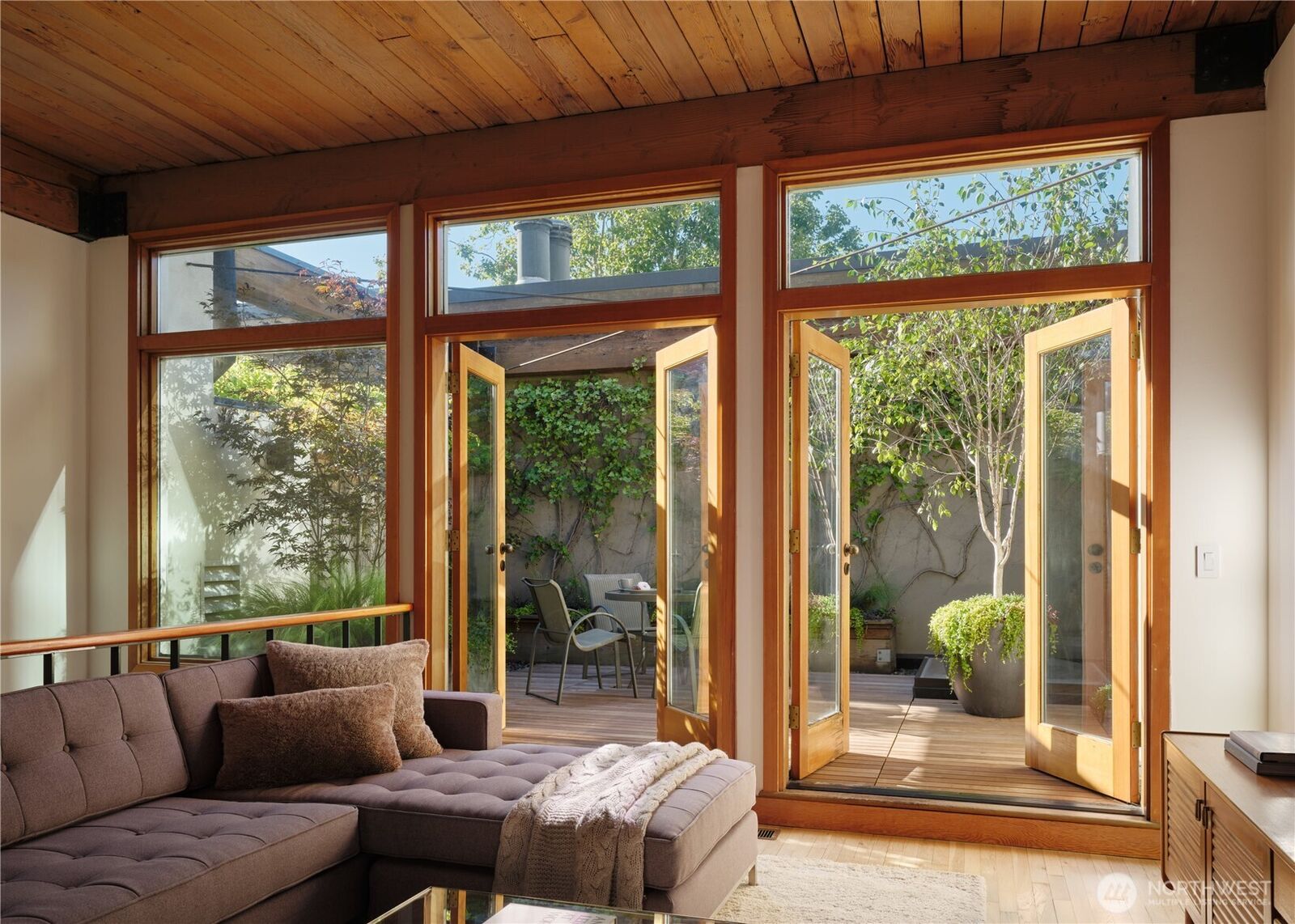 Property Photo: 611 Post Avenue 7 WA 98104