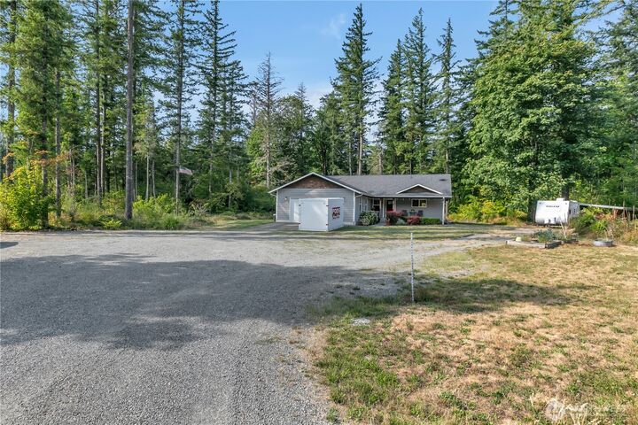 Property Photo: 30766 Cumberland Kanaskat Road SE WA 98051
