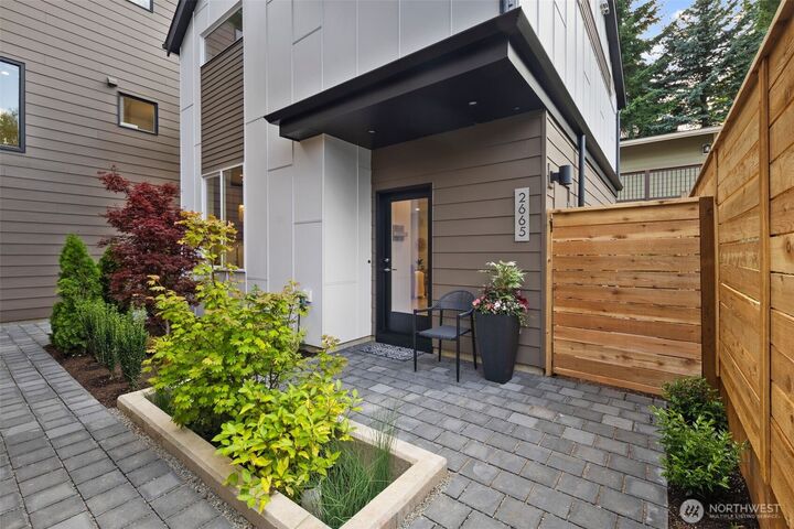 2665  51st Ave  SW  Seattle WA 98116 photo