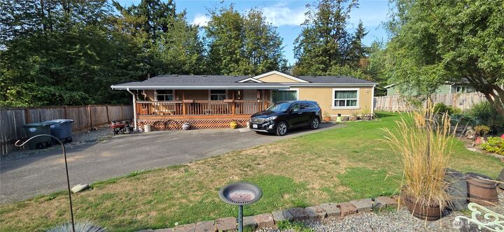 Property Photo: 15809 80th Avenue E WA 98375