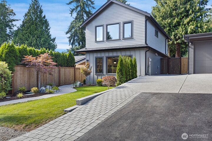 10168 NE 112th Place  Kirkland WA 98033 photo
