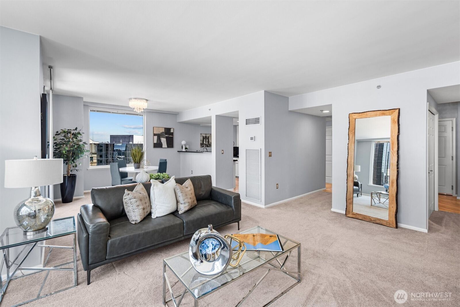 Property Photo:  177  107th Avenue NE 1702  WA 98004 