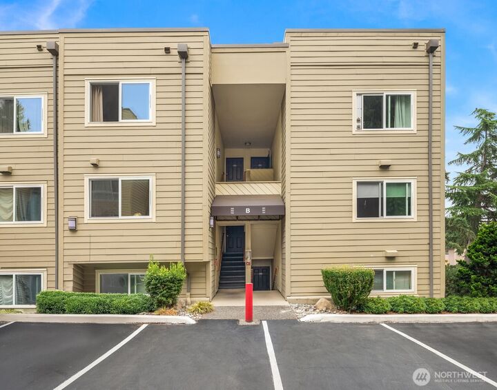 5834 NE 75th Street B202  Seattle WA 98115 photo