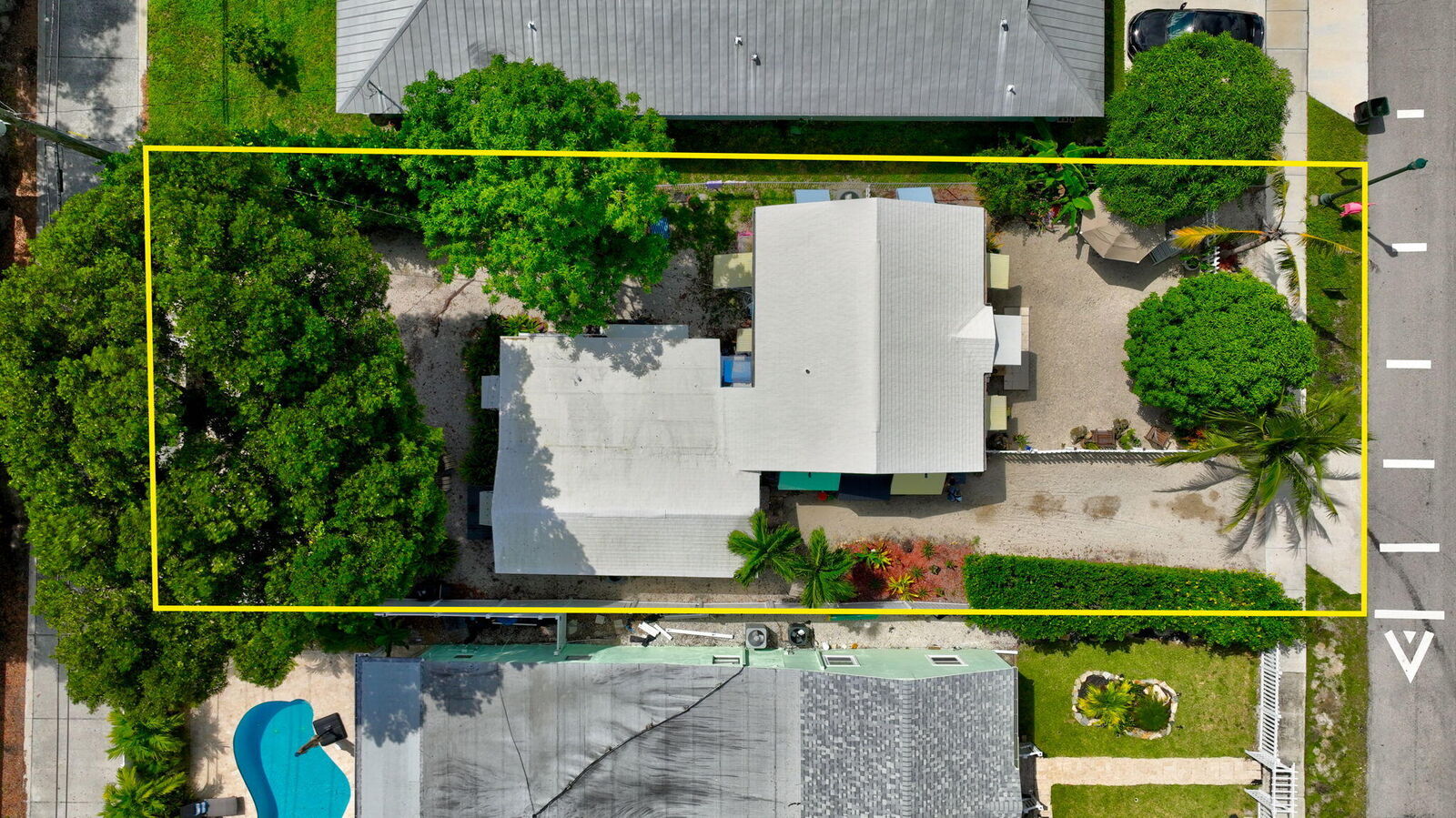 Property Photo: 629 SE 4th Avenue FL 33483