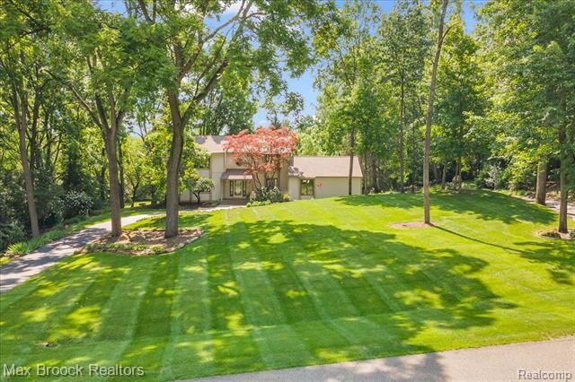 Property Photo: 7015 Scenic Ridge Drive MI 48346